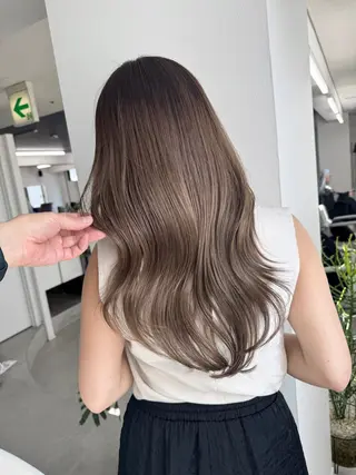 ロング カラー ミルクティー/ ブリーチ/KAITOのヘアスタイル