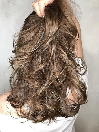 セミロング カラー newi 池袋のヘアスタイル