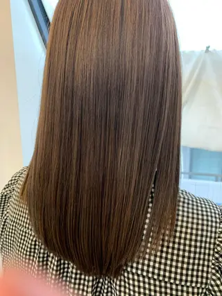 ミディアム カラー トップ スタイリストのヘアスタイル