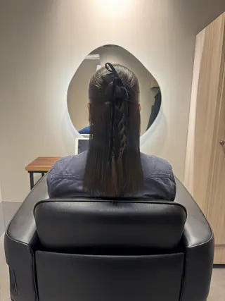 セミロング NAVY 橋本心 縮毛矯正のヘアスタイル