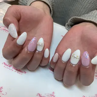 ネイル ネイルリボン 受付スタッフのネイルデザイン