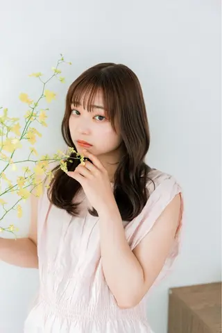 ミディアム カラー 近藤 若菜のヘアスタイル