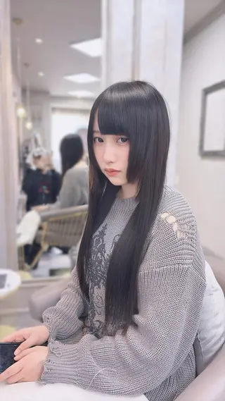 ロング 心斎橋/プルエクステ ハイトーン/カットのヘアスタイル