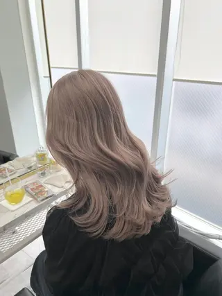 ミディアム カラー 🫧艶ダブルカラー ブリーチ🫧トモヤのヘアスタイル