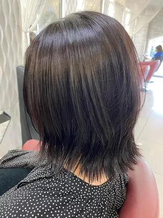 ミディアム カラー 瀬川 茉衣子のヘアスタイル