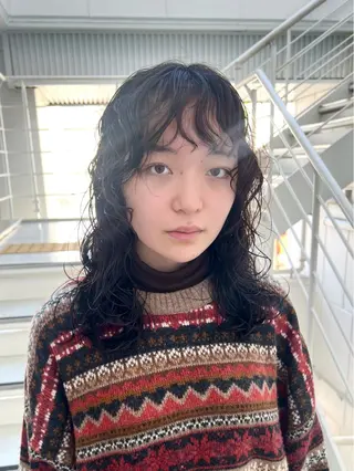 ミディアム しおり/パーマ/ newi町田のヘアスタイル