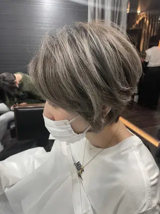 ショート カラー 山本 雅由のヘアスタイル