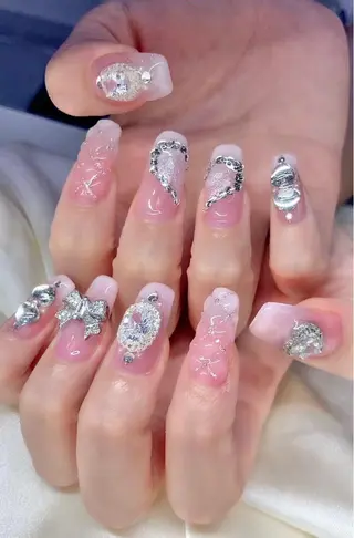 ネイル マツエク・マツパ アイブロウ Nail&eye Belire 新宿のネイルデザイン