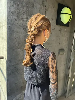 ロング カラー ヘアアレンジ ミルクティーベージュ ブリーチ 店長 清水のヘアスタイル