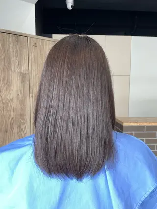 ミディアム カラー 新岡 萌乃のヘアスタイル