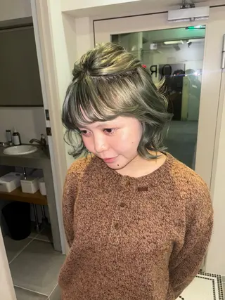 ミディアム 🍎デザインカラー /カエデ🍎のヘアスタイル