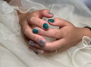 ネイル salon de 4H所属・小林 麻里のネイルデザイン