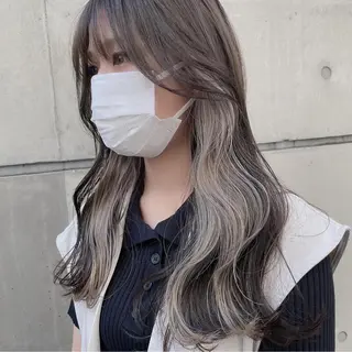 ロング カラー レイヤーカット 透明感カラーのヘアスタイル