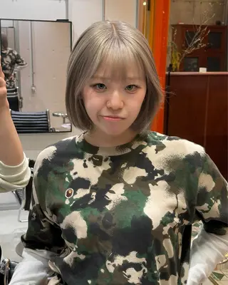 ミディアム カラー 近藤 詩桜のヘアスタイル