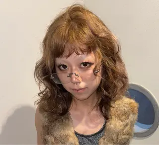 セミロング にちか /似合う個性派カラーのヘアスタイル