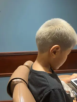 ショート カラー キッズ 個性派/ハイトーン ✨✨　稲吉菜々美のヘアスタイル