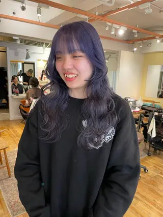 ロング カラー akane .のヘアスタイル