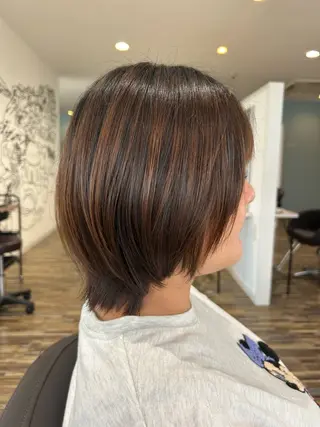 ミディアム 高木 瑶子のヘアスタイル