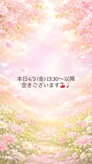 MoON...❤︎ MeGuのネイルデザイン