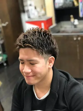 ショート パーマ 深夜23時まで営業 OR BARBERのヘアスタイル