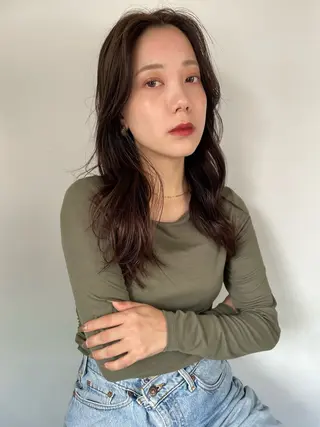 セミロング カラー 🩰オリーブ/ ベージュ松本咲花🩰のヘアスタイル