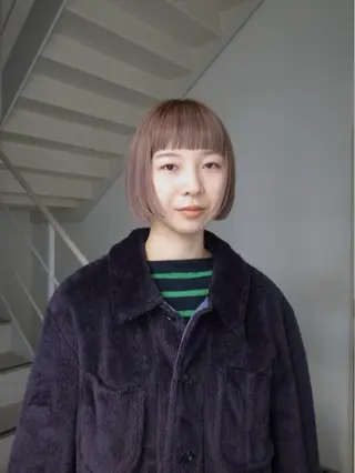 ショート モモコ/ブリーチ/ ミルクティカラーのヘアスタイル