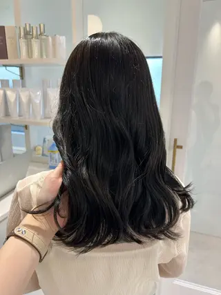 セミロング カラー チアキ ジュリのヘアスタイル