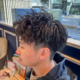 ショート パーマ メンズ 吉田 新平のヘアスタイル
