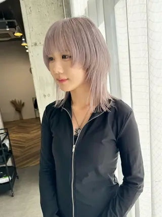 ミディアム カラー ヘアアレンジ lani ブリーチ /ダブルカラーのヘアスタイル