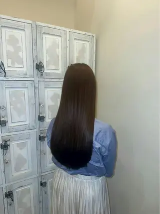 カラー ルプラボウ　森 伸衣のヘアスタイル