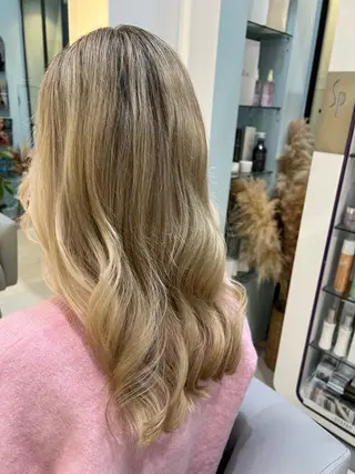 ミディアム カラー 堀井 凌平のヘアスタイル