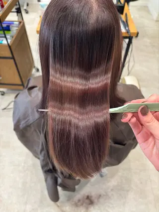 ミディアム カラー 垢抜け小顔レイヤー オリーブ/スミレのヘアスタイル