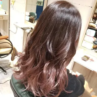 ロング カラー SAKURA (サクラ)のヘアスタイル