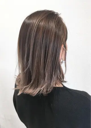 ミディアム カラー LaRA所属・宍戸 洋樹のヘアスタイル