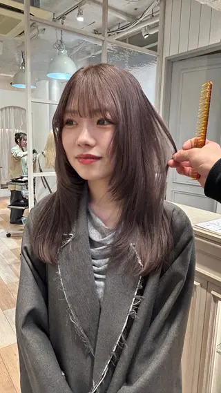 ミディアム カラー ハイトーンボブ 前田 表参道　グレージュのヘアスタイル