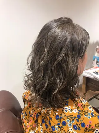 ミディアム カラー パーマ ヘアアレンジ キッズ ネイル マツエク・マツパ 韓国♡ハイライト ♡YURIのヘアスタイル