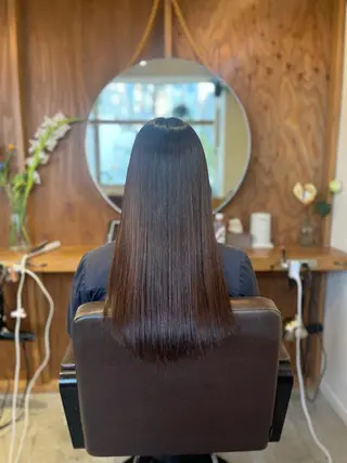 ロング 塩川ももこ/ 自然な縮毛矯正のヘアスタイル