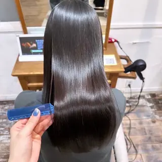 ロング 松葉 柚月のヘアスタイル