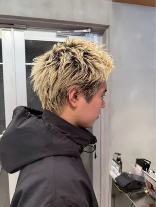 カラー メンズ 豊崎 佑輔のヘアスタイル