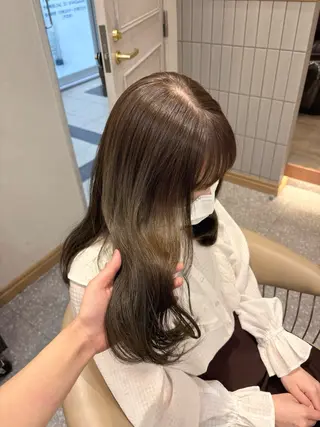 セミロング カラー 梅田美容室 山崎海波のヘアスタイル