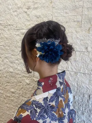 ミディアム ヘアアレンジ ハイトーン/推しカラ ー⛓💜ゆららのヘアスタイル