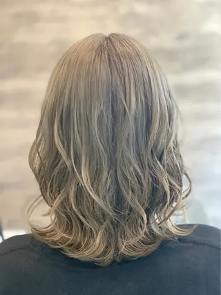 ミディアム カラー 🫟Blanco🫟 Color&Careのヘアスタイル