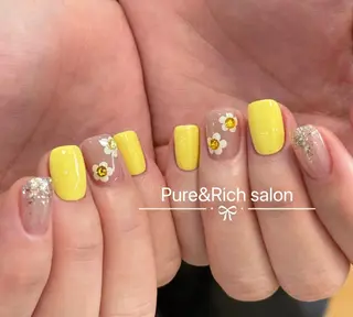 ネイル Pure&Rich Nailのネイルデザイン