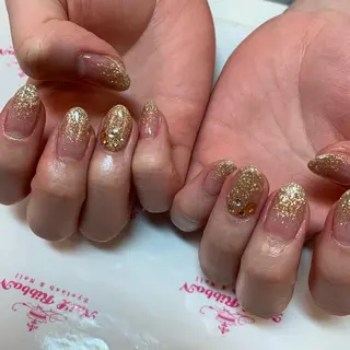 ネイル ネイルリボン 受付スタッフのネイルデザイン