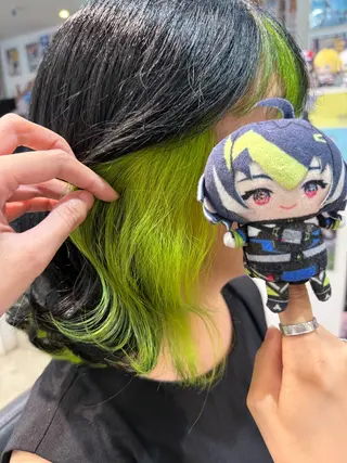 ミディアム カラー インナーカラー 推し ブリーチ 髪質改善のヘアスタイル