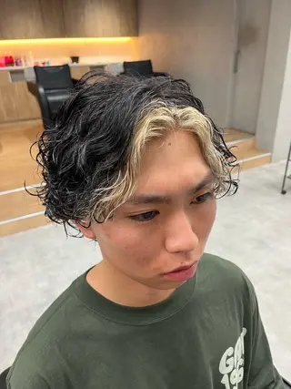 ミディアム パーマ メンズ 波巻きスパイラル🌀 新潟/万代/山下優のヘアスタイル