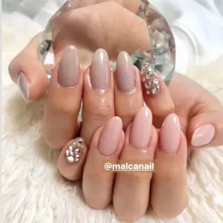 ミディアム カラー パーマ ヘアアレンジ ネイル マツエク・マツパ 荒木 莉奈のネイルデザイン