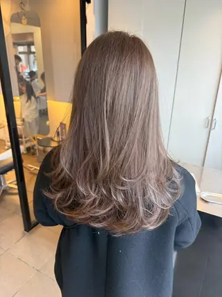ロング カラー ヘアアレンジ 透明感カラー ヨネヤマツムギのヘアスタイル