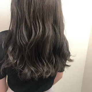 ロング カラー ，comma momoka🪄のヘアスタイル