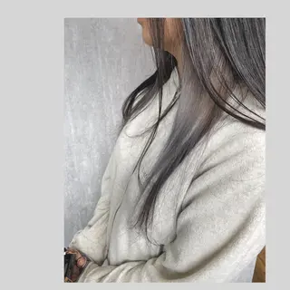 カラー 佐藤 沙也輝のヘアスタイル